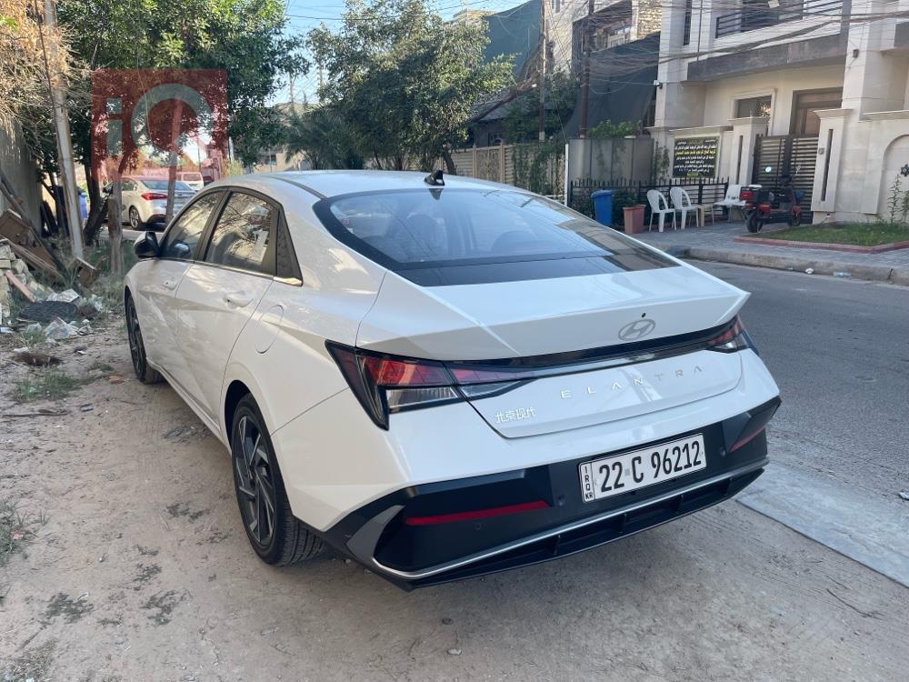 هیوندای ئەلەنترا